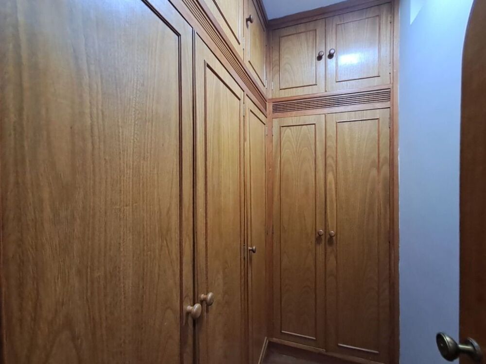 Casa à venda e aluguel com 4 quartos, 550m² - Foto 2