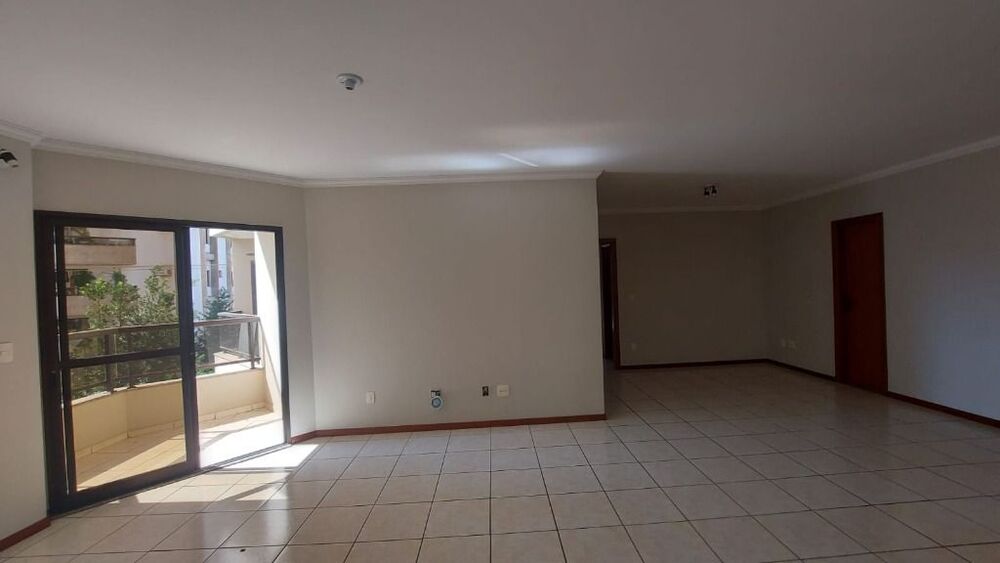 Apartamento à venda com 3 quartos, 120m² - Foto 2
