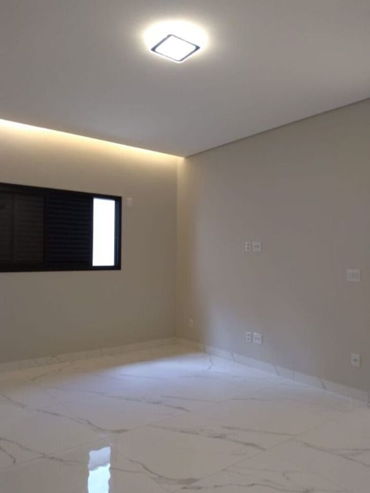 Casa de Condomínio à venda com 3 quartos, 250m² - Foto 3
