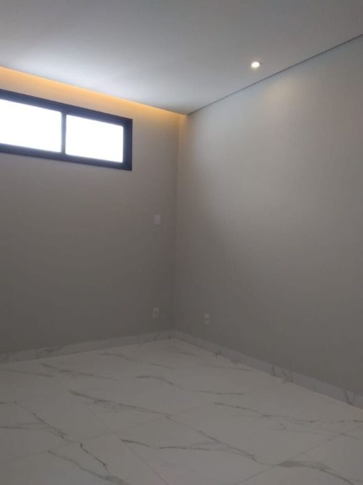 Casa de Condomínio à venda com 3 quartos, 250m² - Foto 4