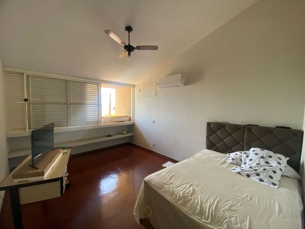 Casa à venda e aluguel com 3 quartos, 320m² - Foto 2