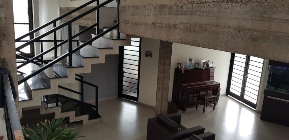 Casa à venda com 4 quartos, 450m² - Foto 2