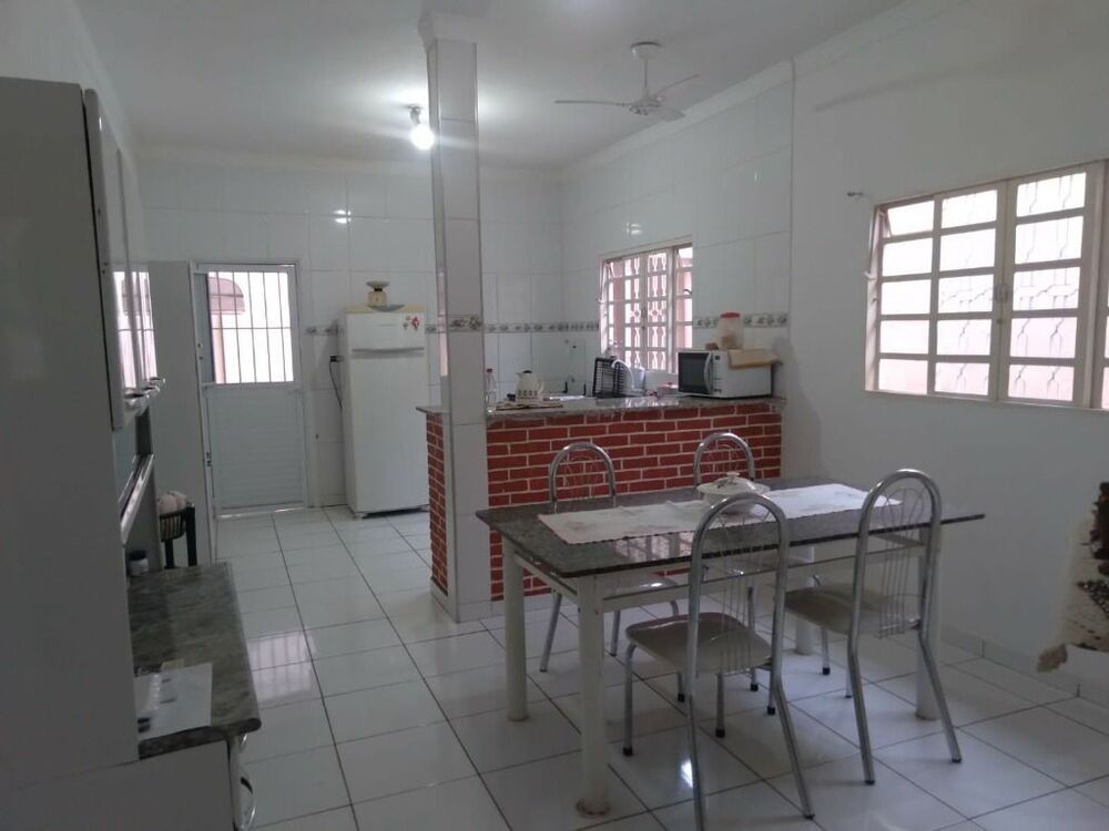 Casa à venda com 2 quartos, 140m² - Foto 4