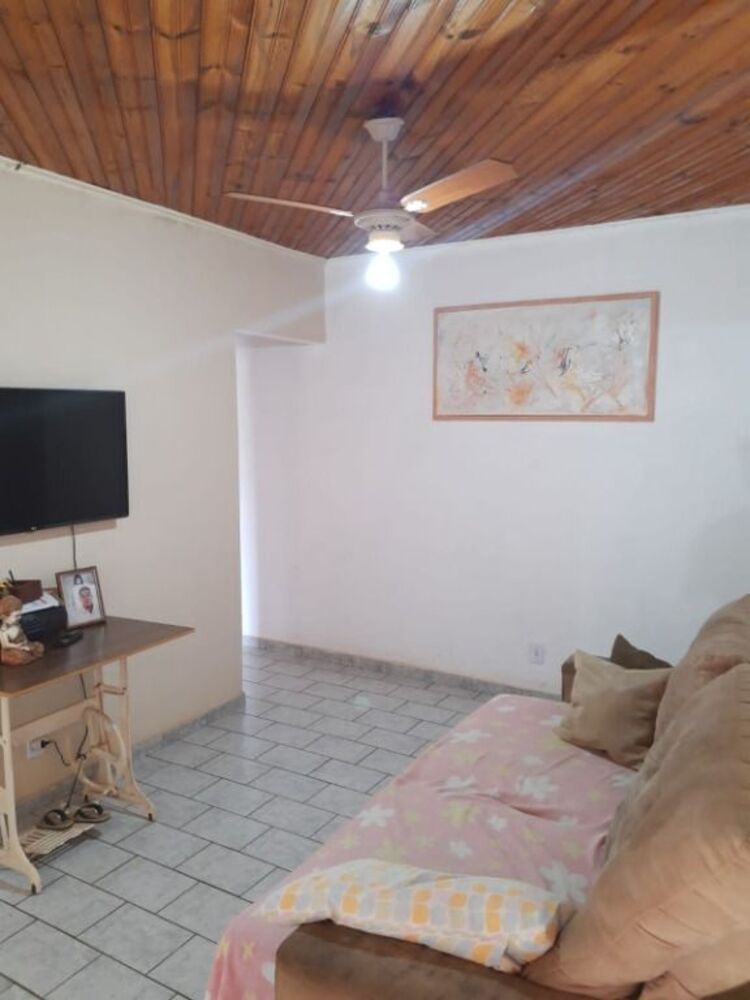 Casa à venda com 5 quartos, 200m² - Foto 4