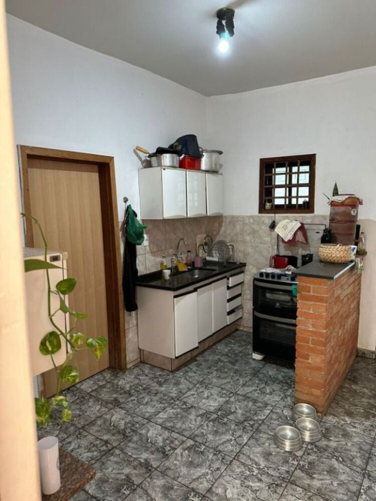 Casa à venda com 2 quartos, 120m² - Foto 3