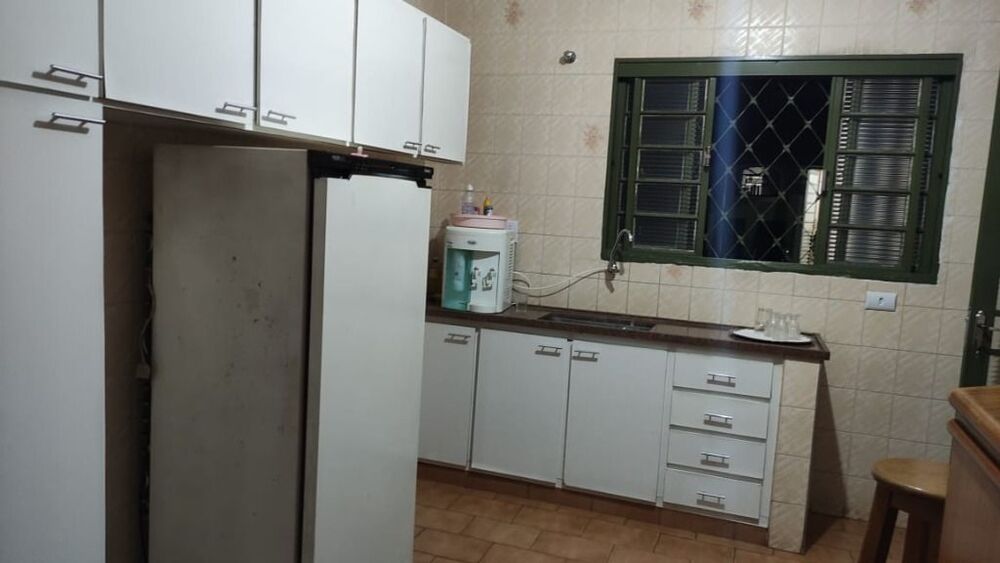 Casa à venda com 3 quartos, 260m² - Foto 4