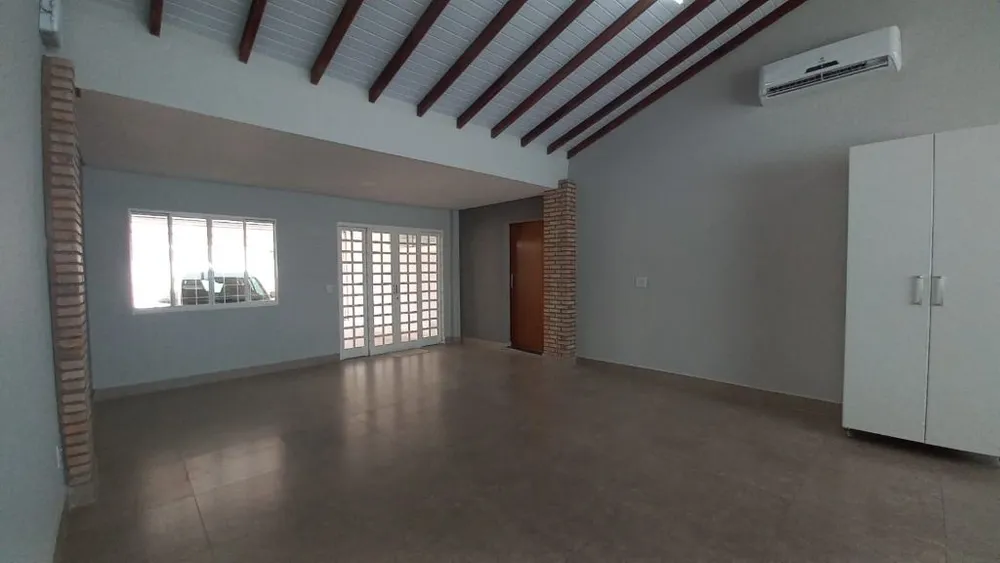 Casa, 3 quartos, 220 m² - Foto 1