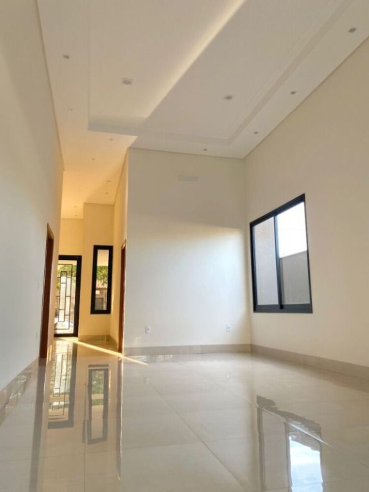 Casa de Condomínio à venda com 3 quartos, 217m² - Foto 2
