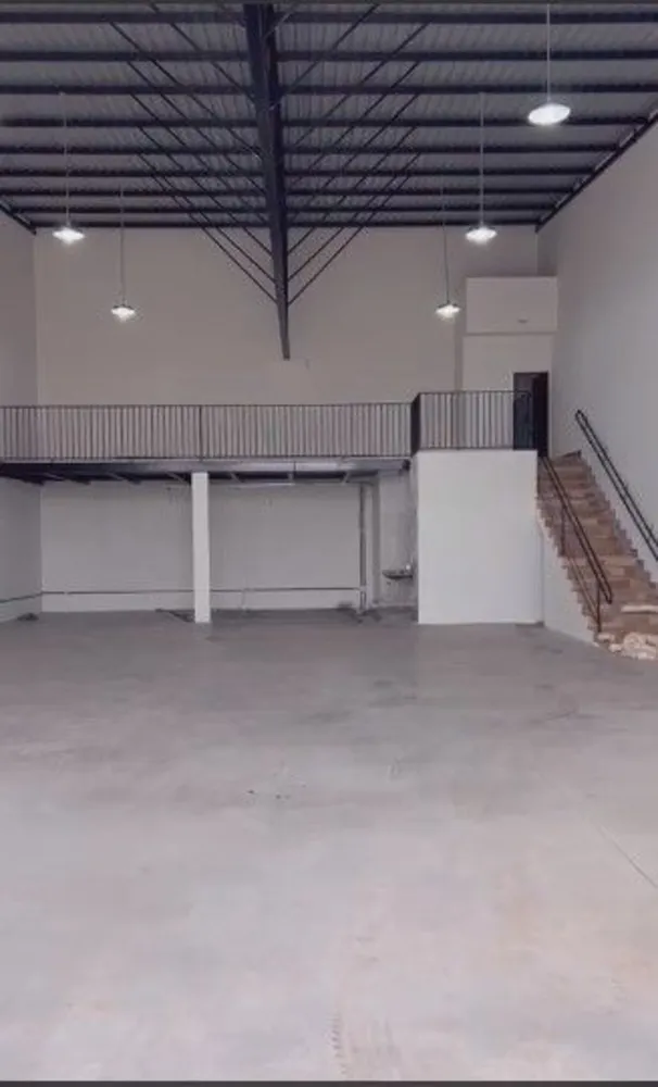 Loja-Salão, 320 m² - Foto 1