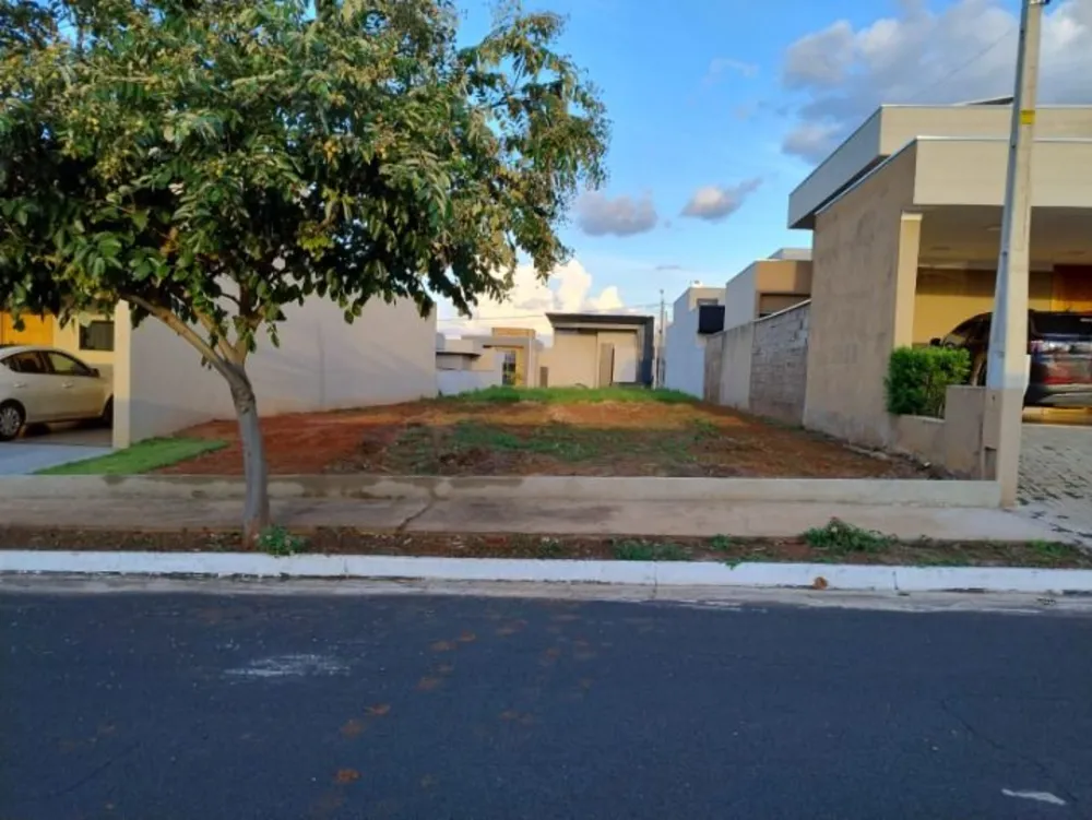 Loteamento e Condomínio, 250 m² - Foto 1