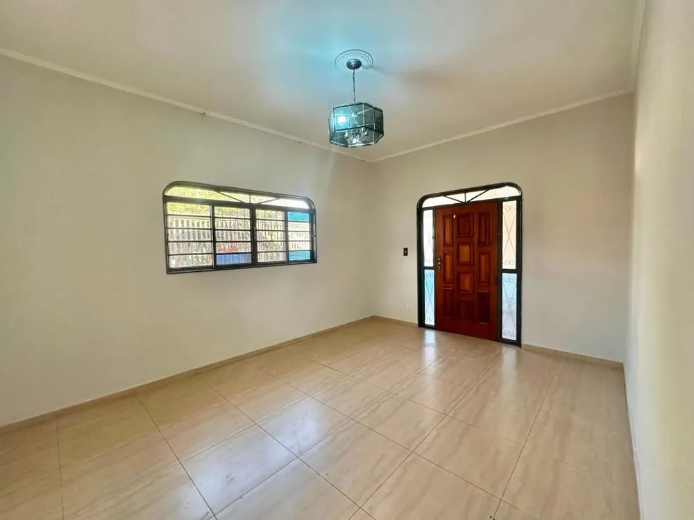 Casa, 3 quartos, 200 m² - Foto 1