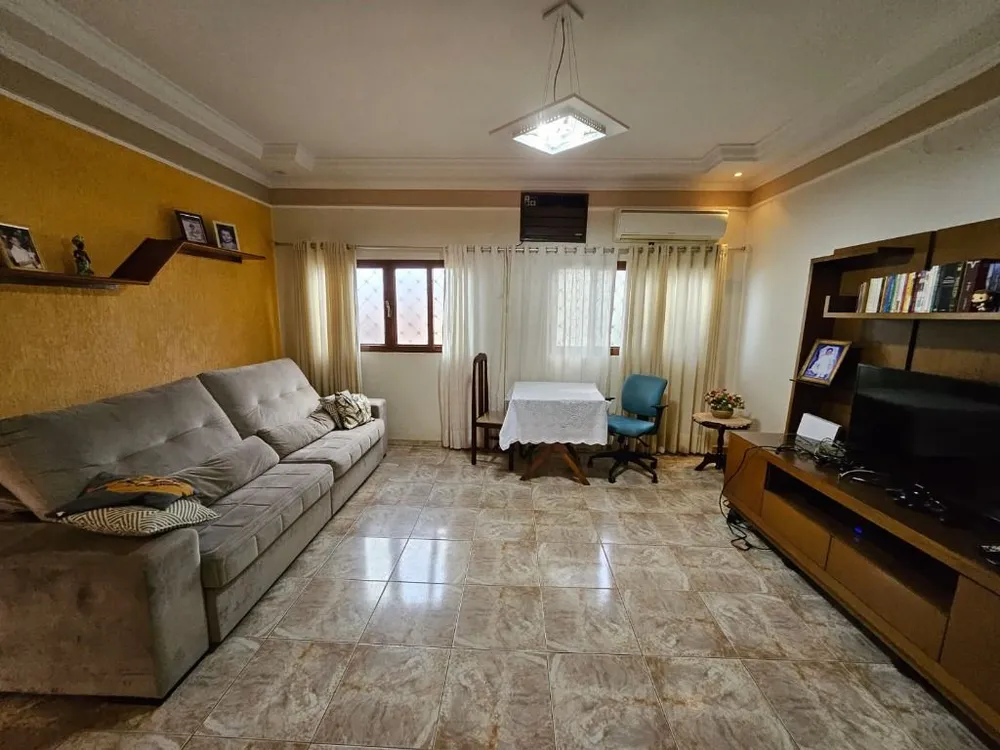 Casa, 3 quartos, 267 m² - Foto 1