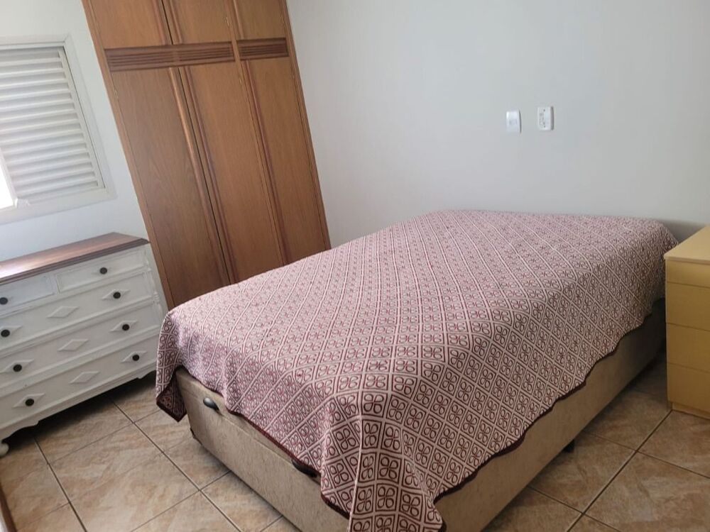 Apartamento à venda com 3 quartos, 120m² - Foto 2