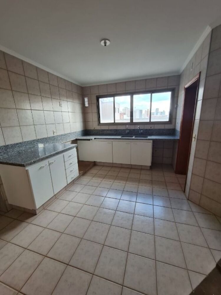 Apartamento à venda com 4 quartos, 140m² - Foto 4