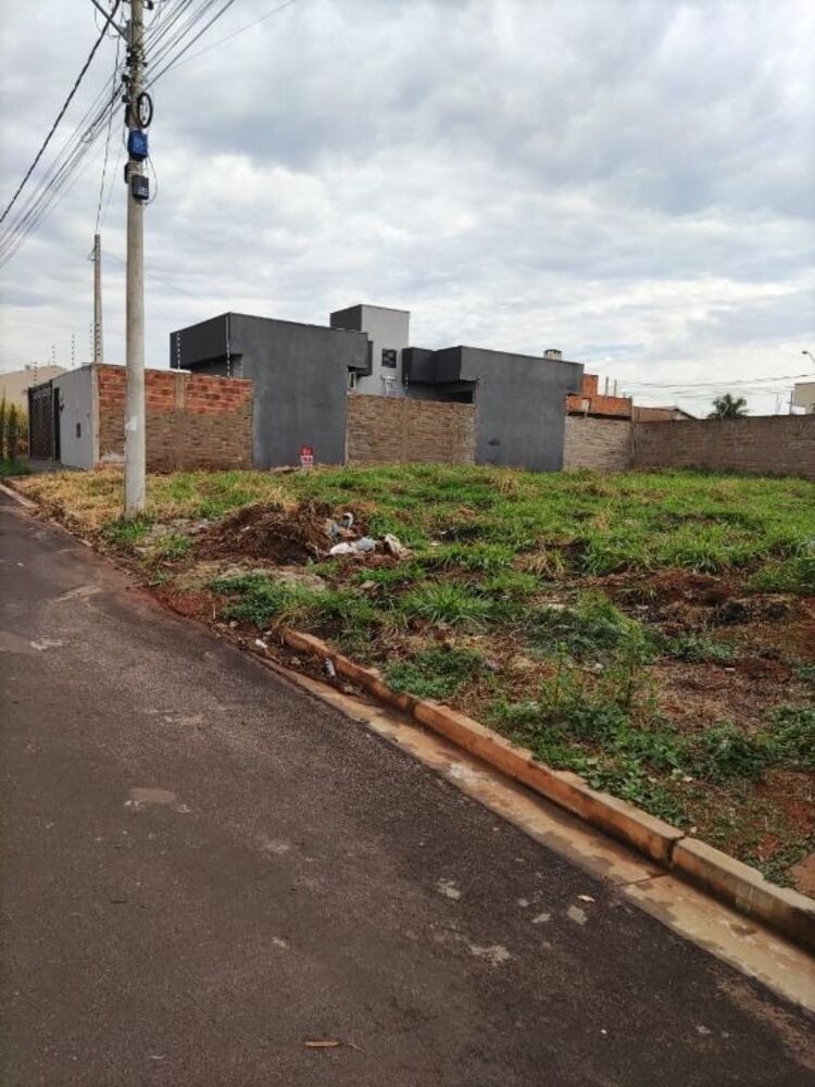 Terreno à venda, 200m² - Foto 1