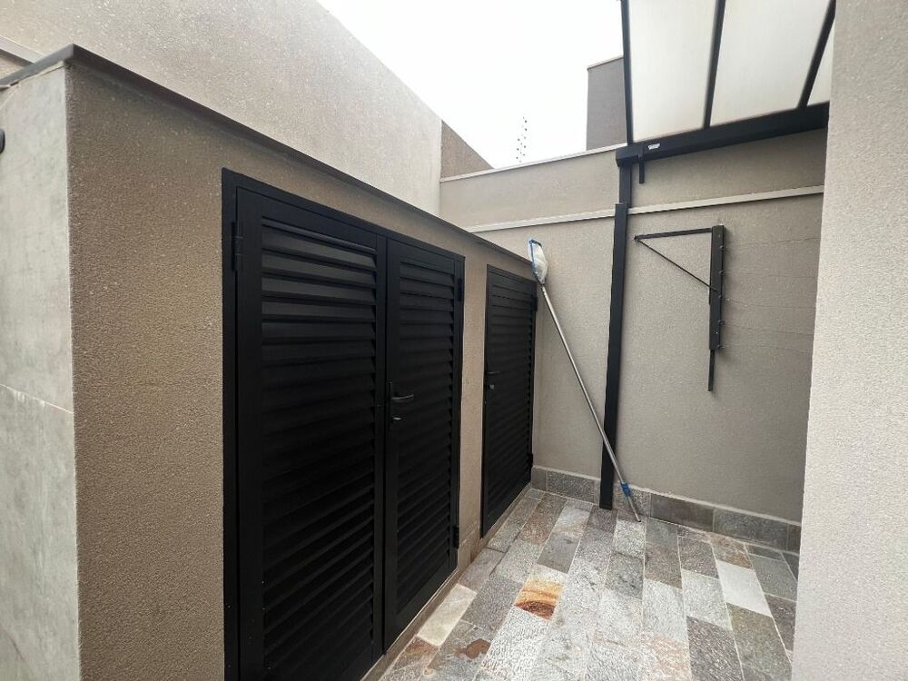 Casa de Condomínio à venda com 3 quartos, 205m² - Foto 2
