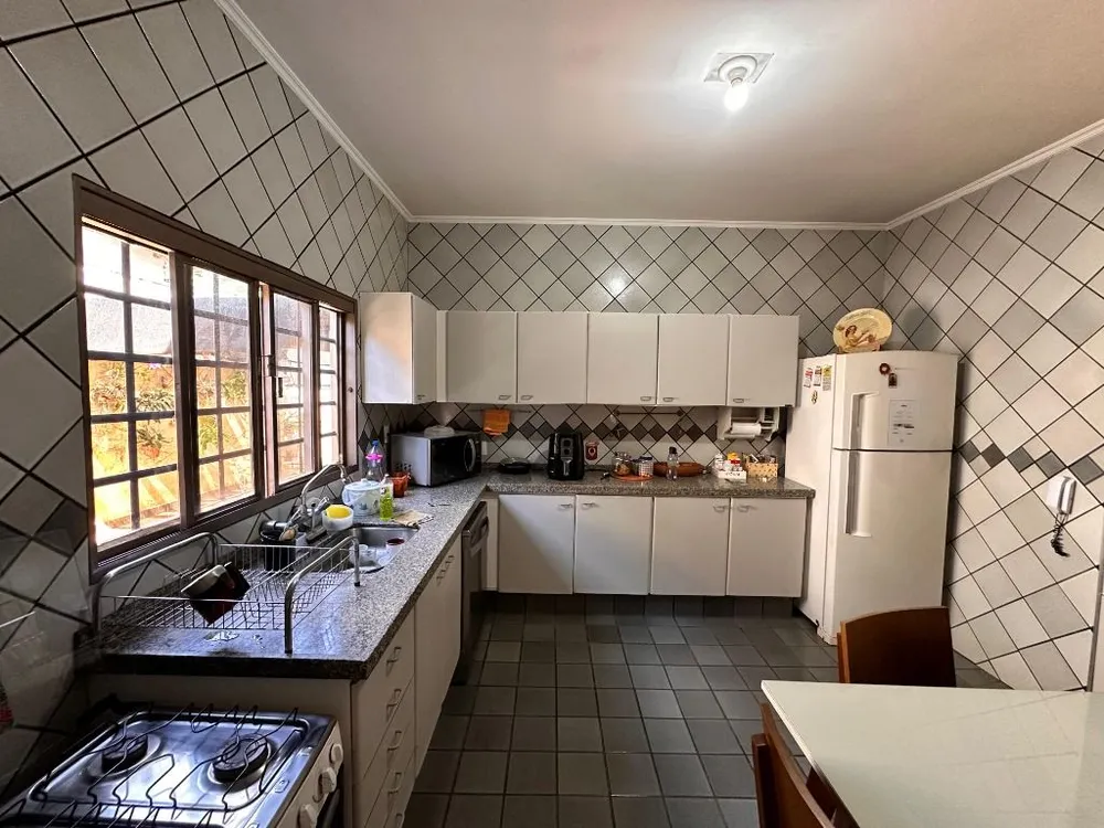 Casa, 4 quartos, 242 m² - Foto 3