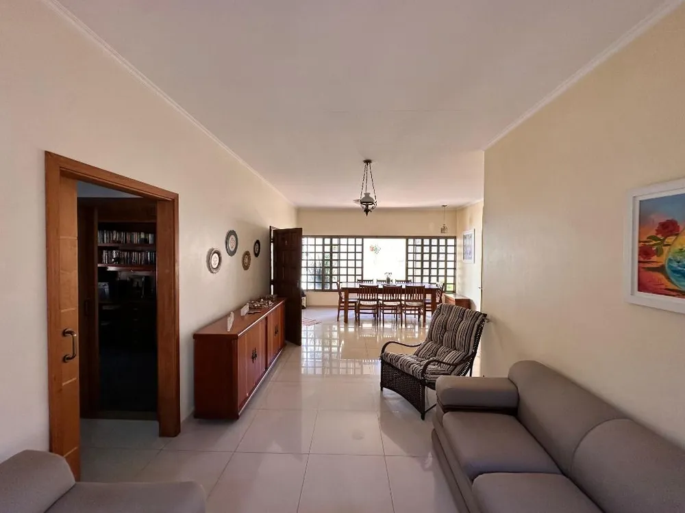 Casa, 4 quartos, 242 m² - Foto 3