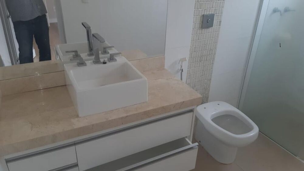 Casa de Condomínio à venda e aluguel com 4 quartos, 300m² - Foto 2