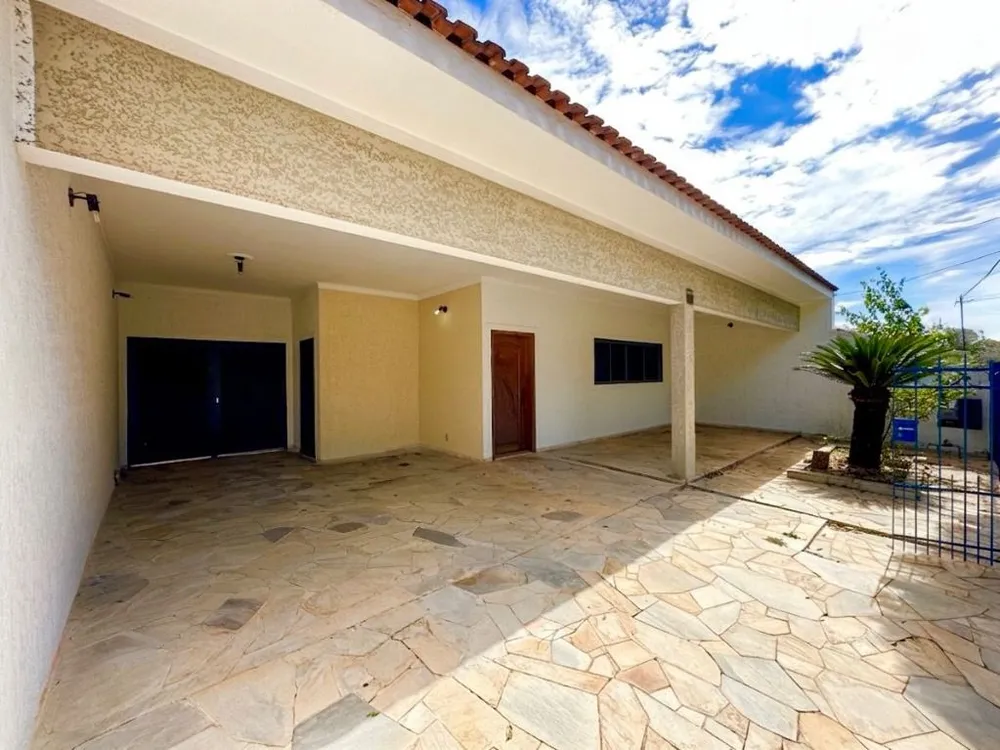 Casa, 4 quartos, 232 m² - Foto 1