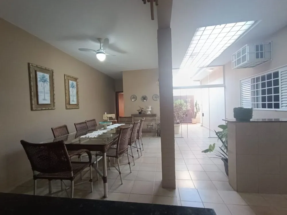 Casa, 3 quartos, 238 m² - Foto 4