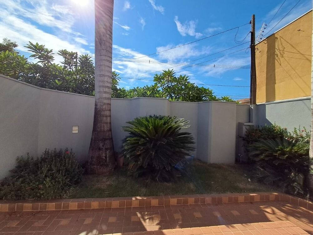 Casa para alugar com 5 quartos, 270m² - Foto 3