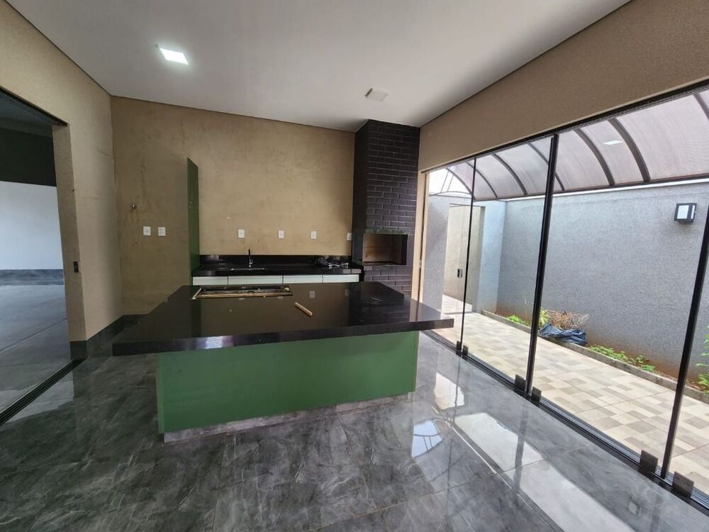 Casa à venda com 3 quartos, 264m² - Foto 4