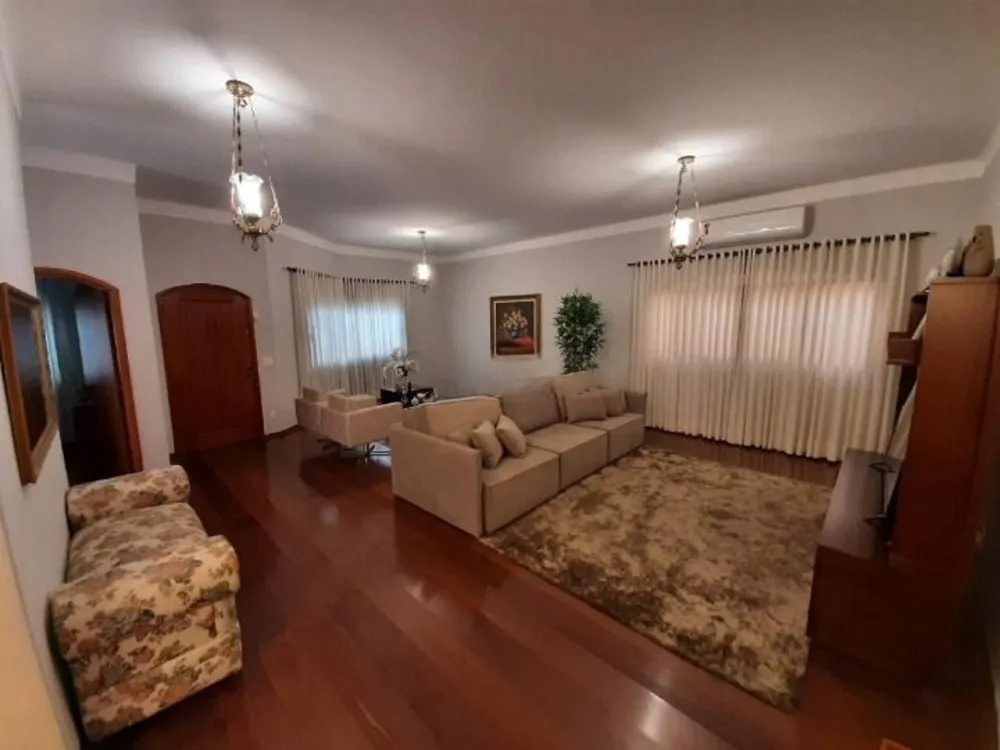 Casa, 3 quartos, 294 m² - Foto 1