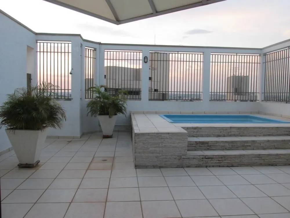 Apartamento, 3 quartos, 230 m² - Foto 2