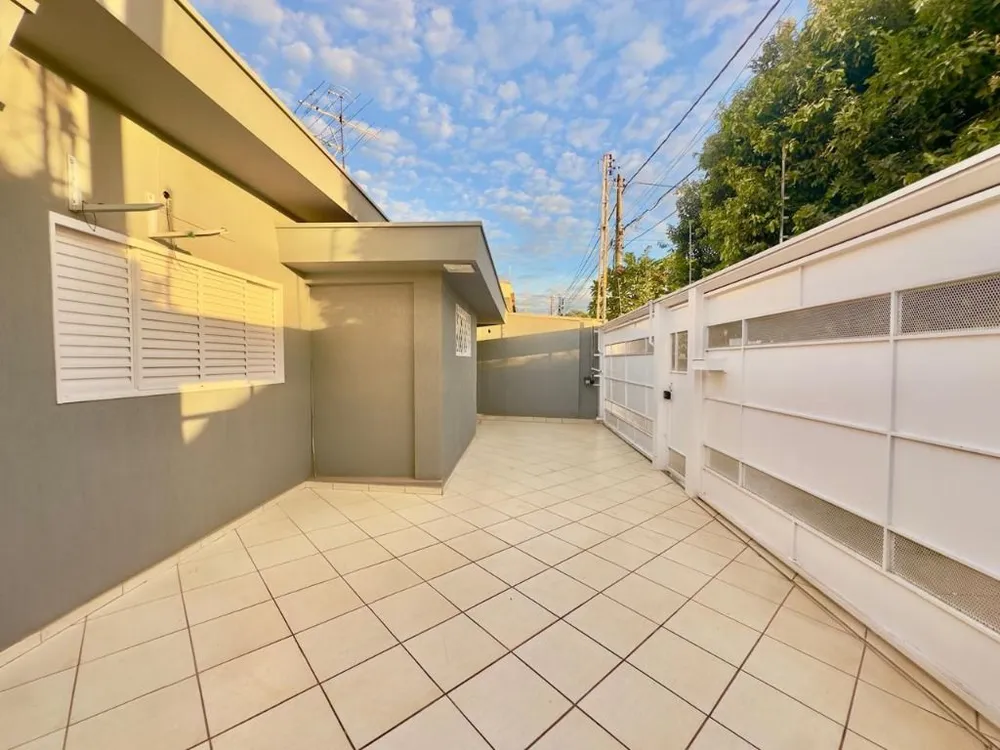 Casa, 5 quartos, 190 m² - Foto 2