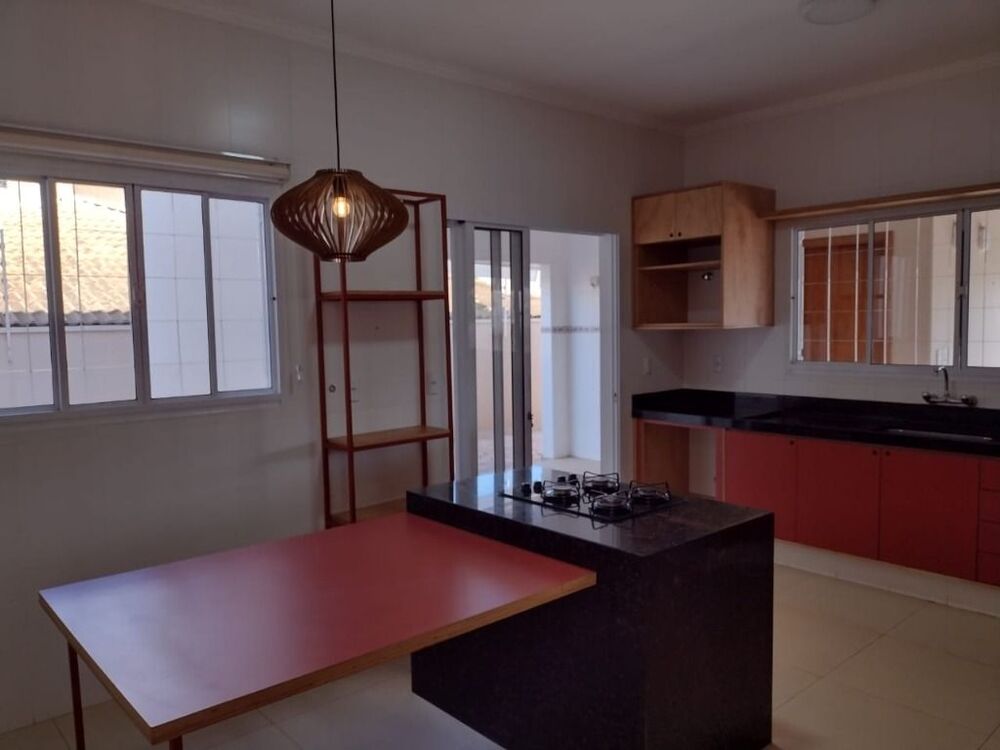 Casa à venda e aluguel com 4 quartos, 337m² - Foto 6