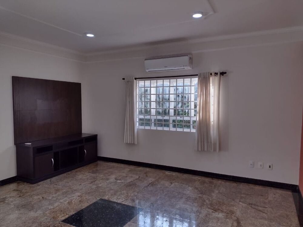 Casa à venda e aluguel com 4 quartos, 337m² - Foto 3