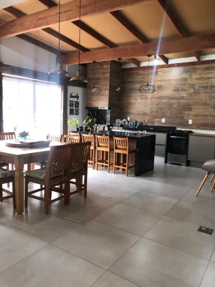 Casa, 4 quartos, 230 m² - Foto 3