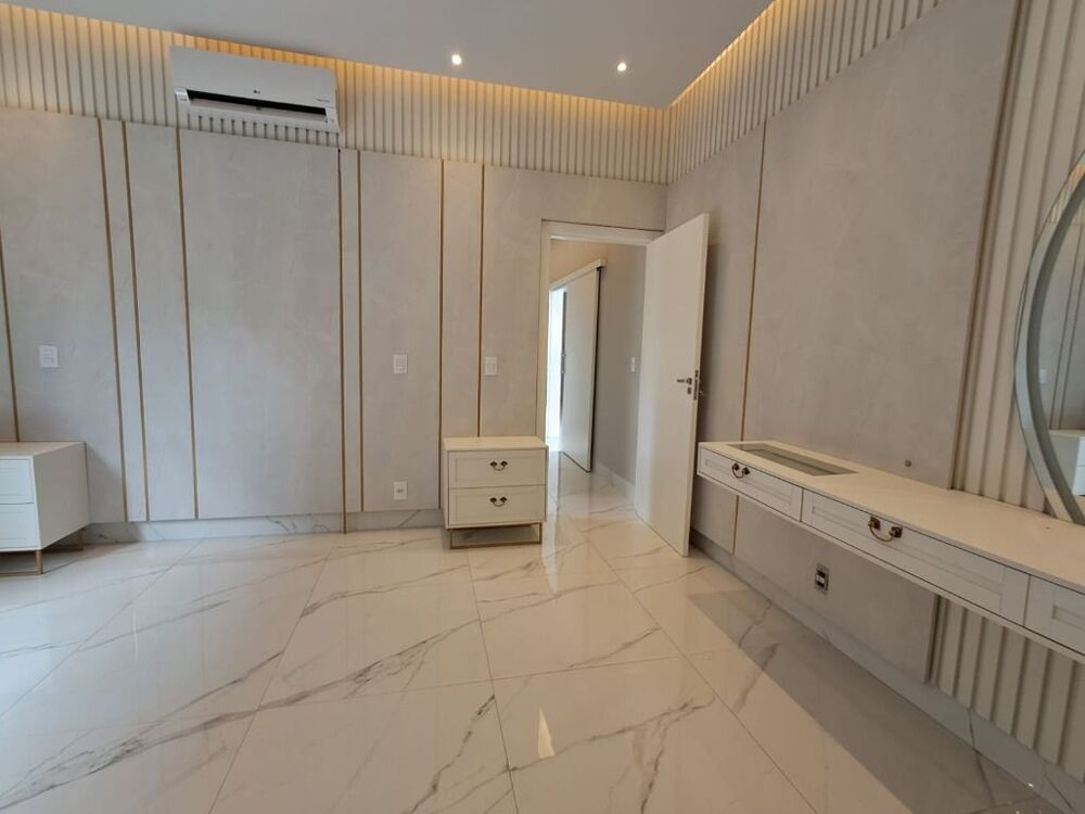 Casa de Condomínio à venda com 4 quartos, 282m² - Foto 2