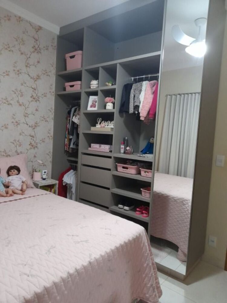 Casa à venda com 3 quartos, 158m² - Foto 1