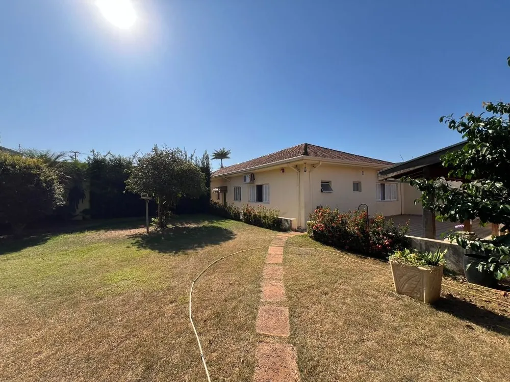 Casa, 4 quartos, 220 m² - Foto 1