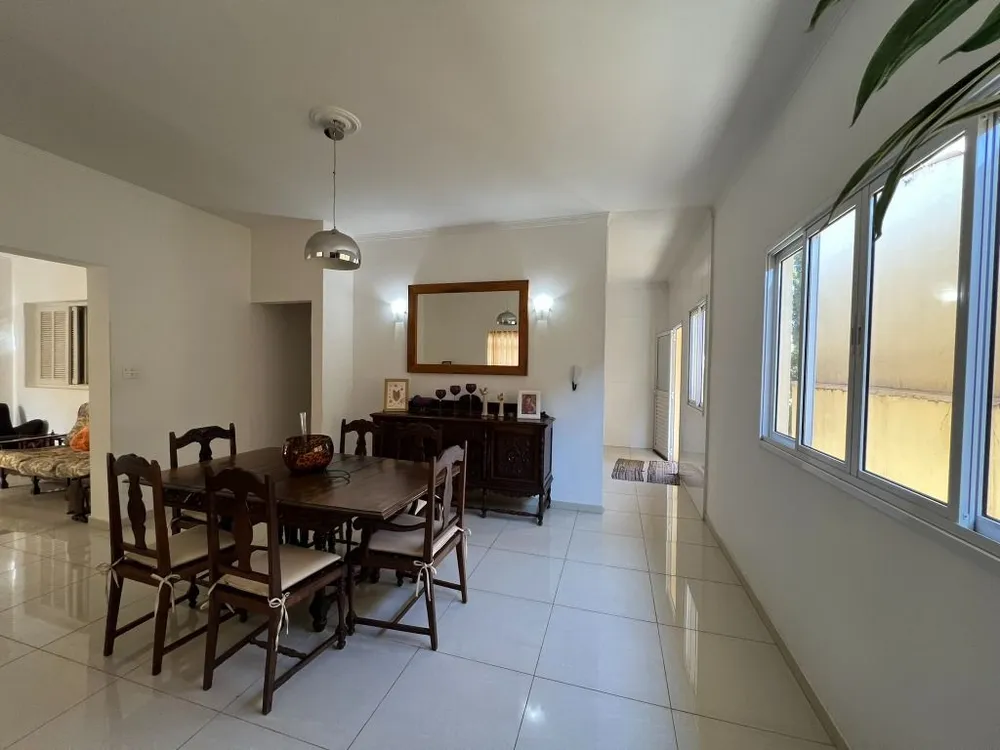 Casa, 4 quartos, 220 m² - Foto 2