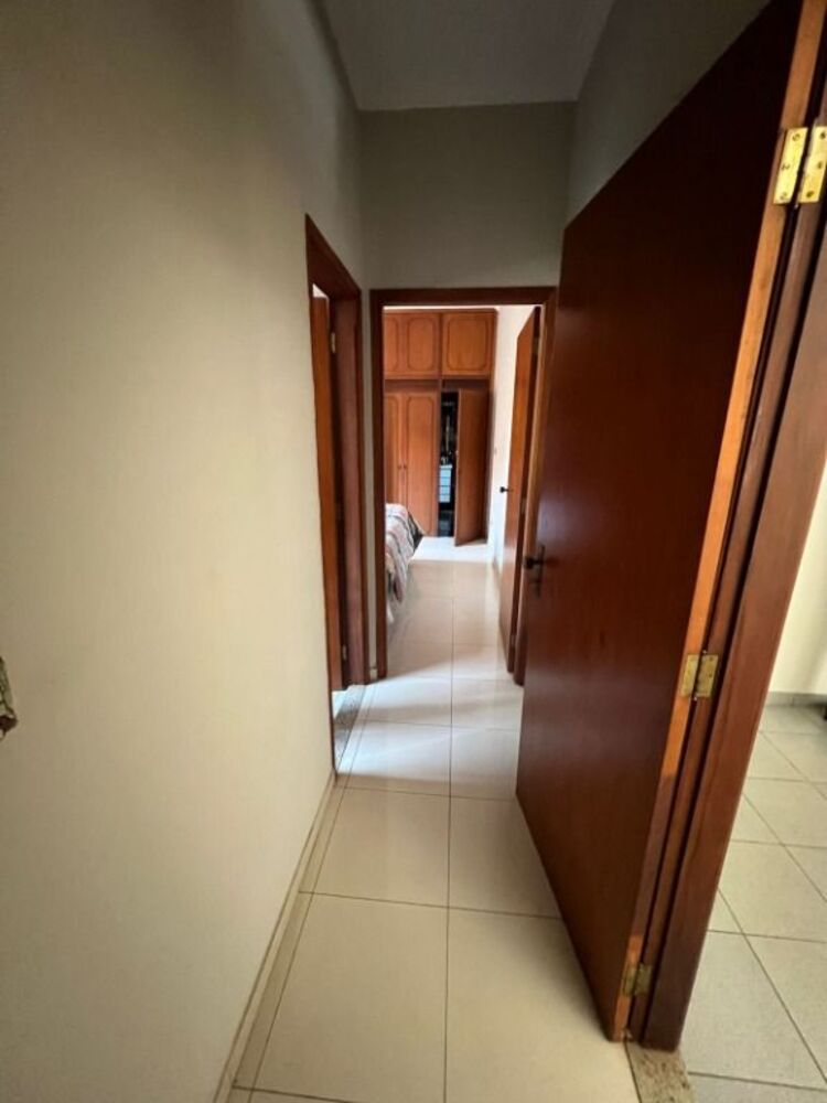 Casa à venda com 3 quartos, 164m² - Foto 3