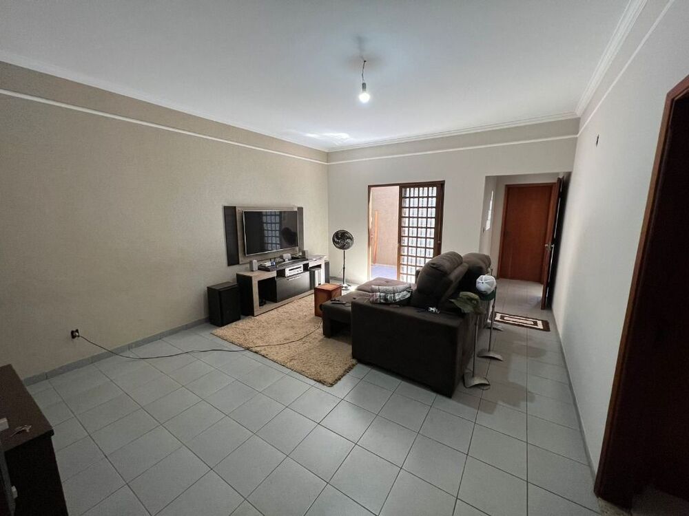 Casa à venda com 3 quartos, 164m² - Foto 2