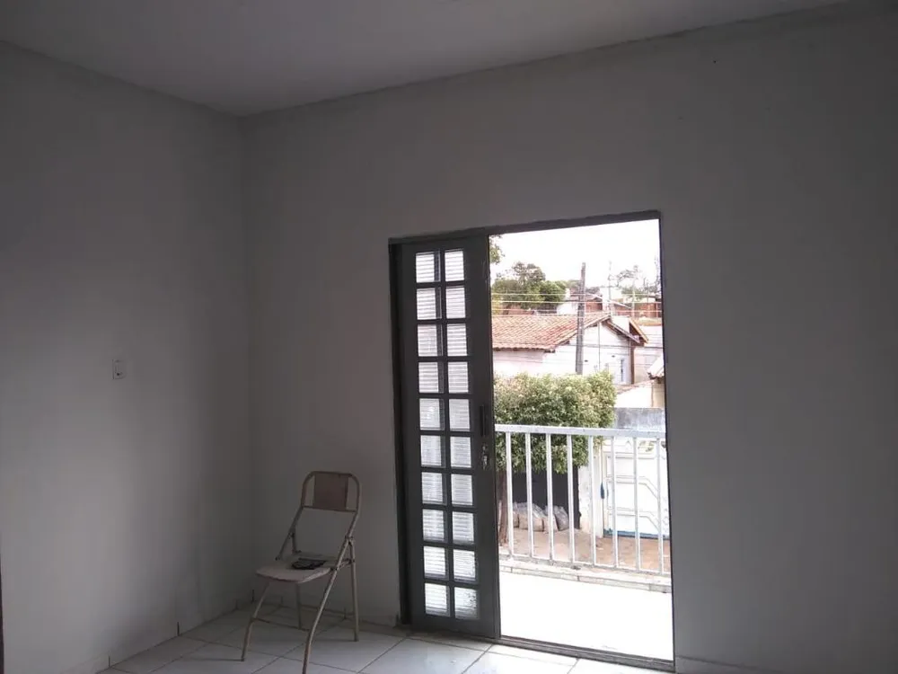 Casa, 2 quartos, 200 m² - Foto 1