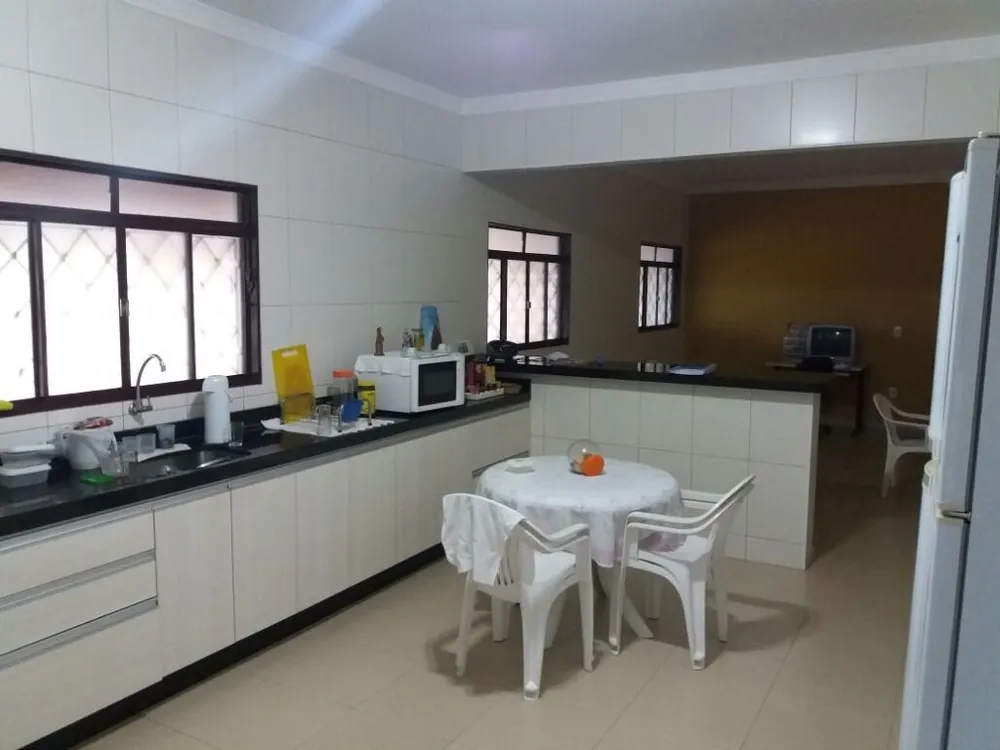 Chácara, 4 quartos, 1000 m² - Foto 1