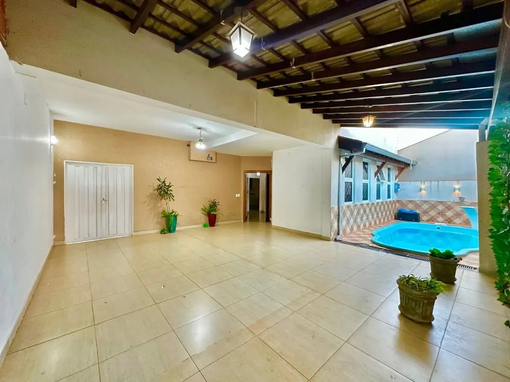 Casa, 3 quartos, 200 m² - Foto 1