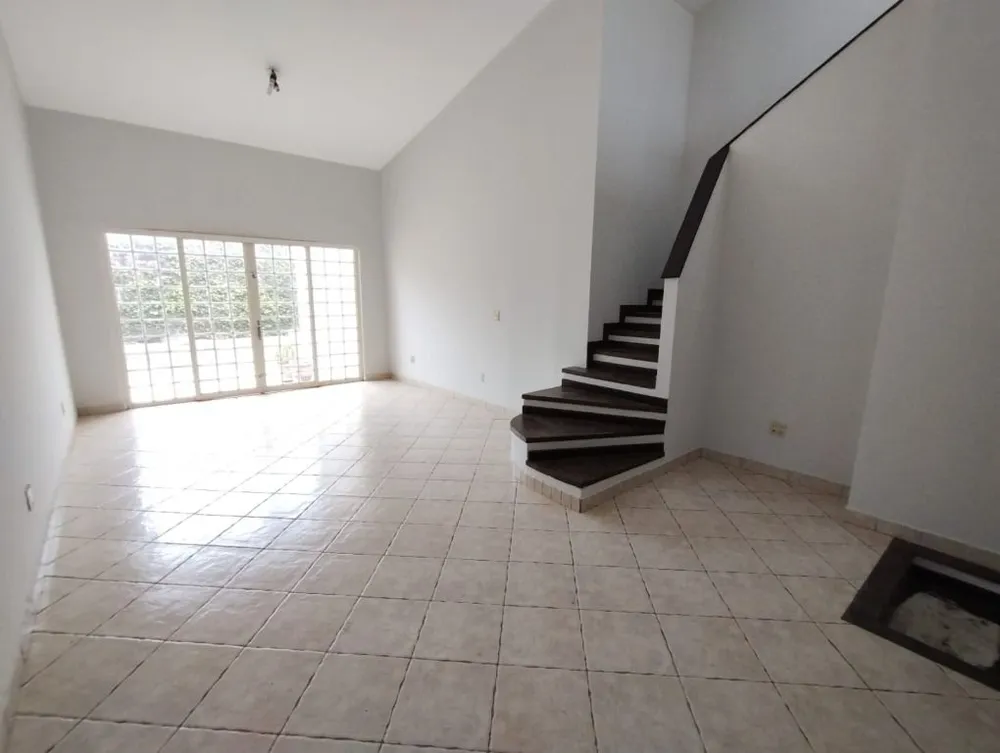 Casa, 3 quartos, 250 m² - Foto 1