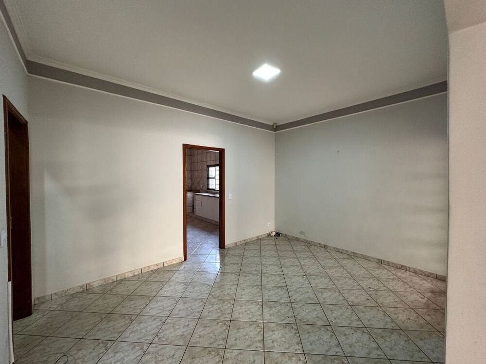 Casa à venda com 3 quartos, 373m² - Foto 4