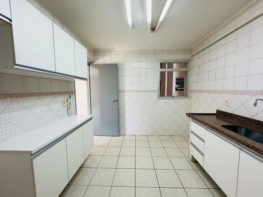 Apartamento à venda com 3 quartos, 127m² - Foto 1