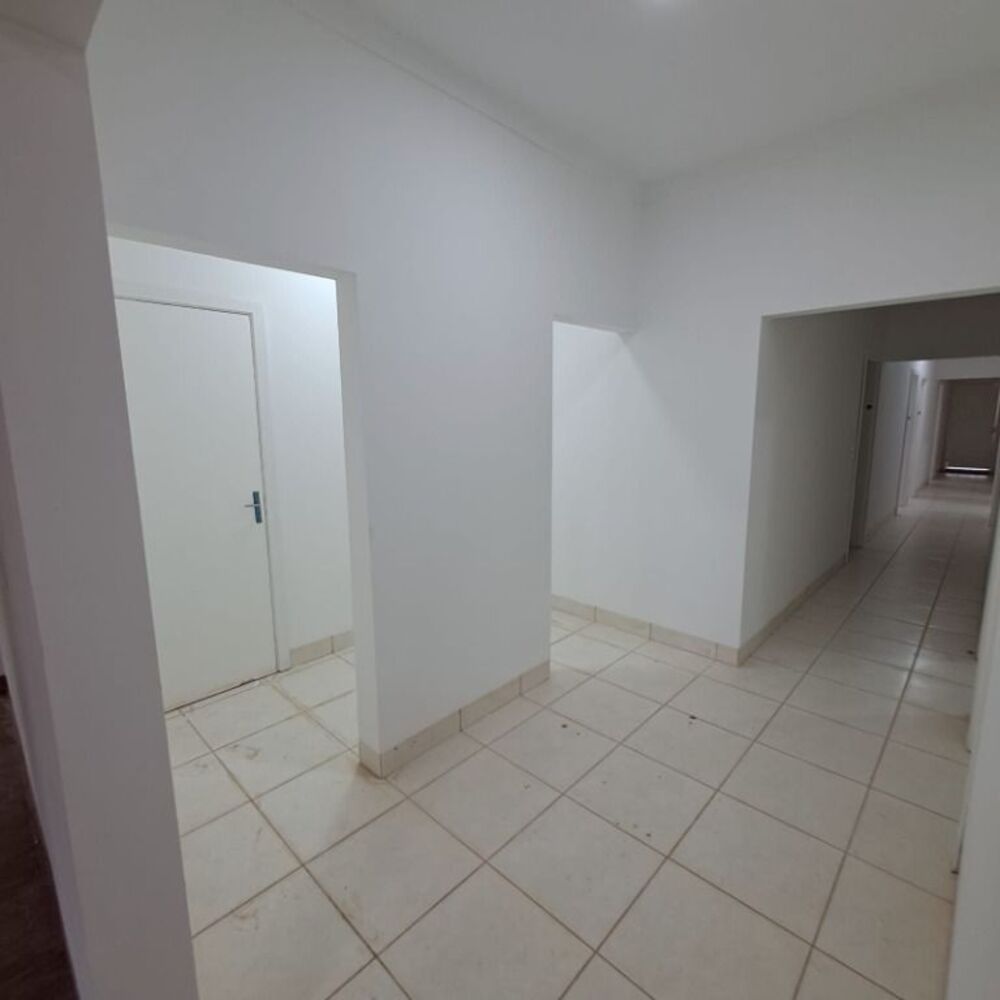 Casa para alugar, 300m² - Foto 1