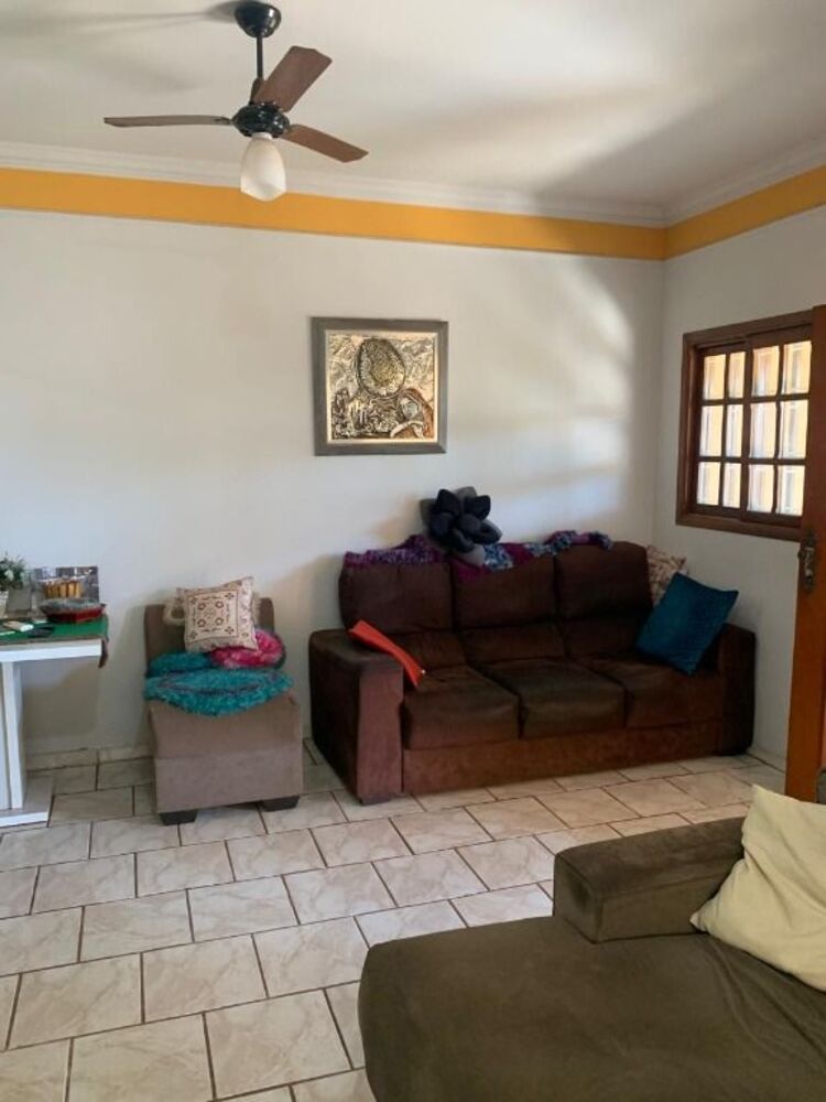 Casa à venda com 3 quartos, 145m² - Foto 1