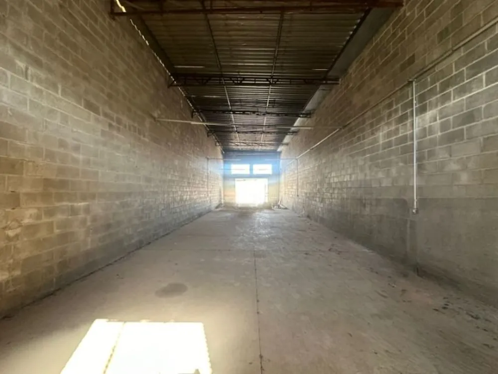 Loja-Salão, 200 m² - Foto 1
