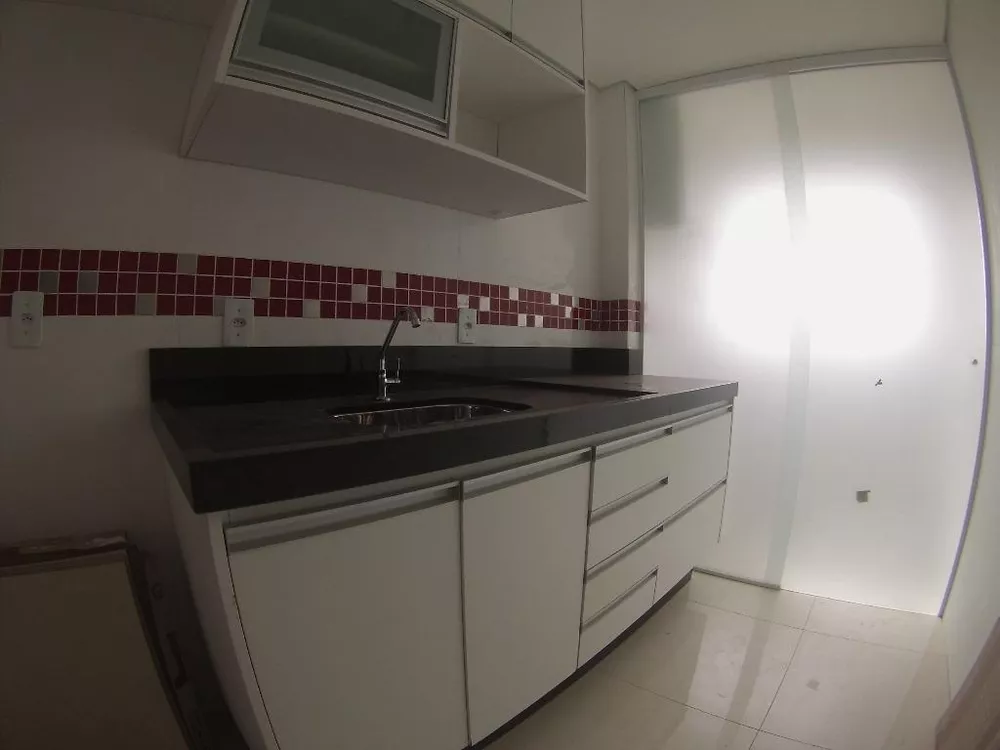 Apartamento à venda com 2 quartos, 67m² - Foto 3