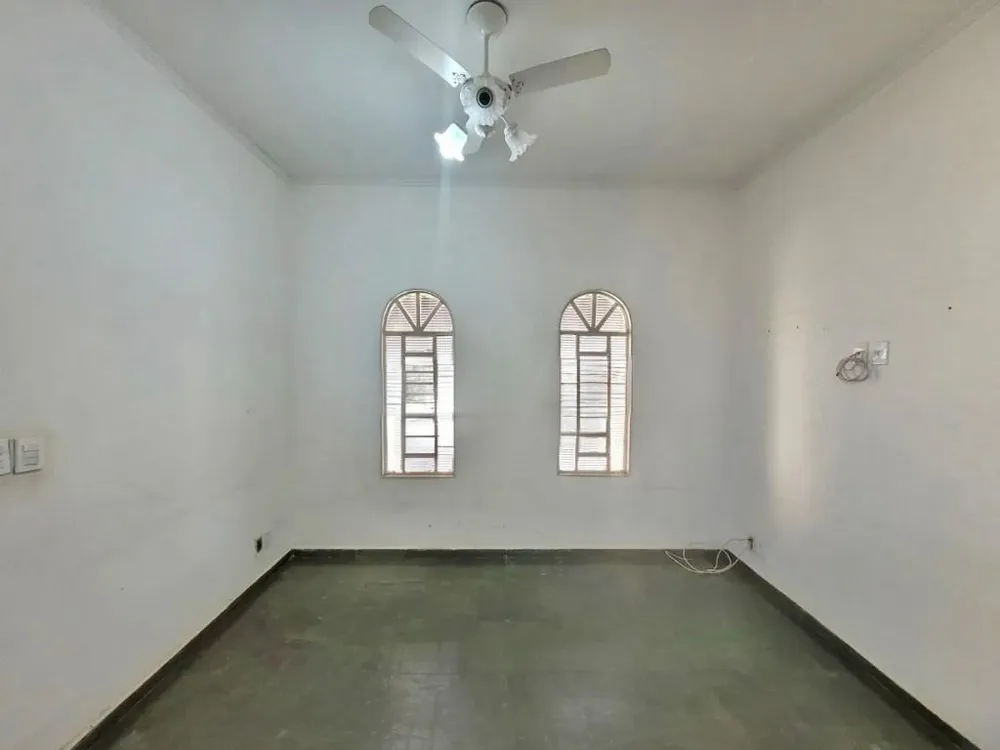 Casa, 4 quartos, 230 m² - Foto 1
